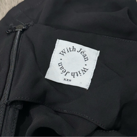 With Jean Buckle Top - Picture 6 of 6